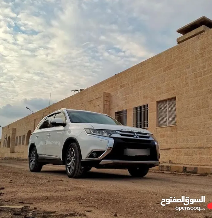Mitsubishi Outlander in agency condition, fully loaded, 7 seats, good condition, 2018 model