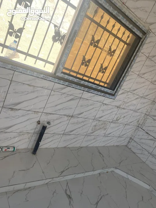 دار جاهزي واصل ماء وكهرباء سعر مغري بسبب السفر