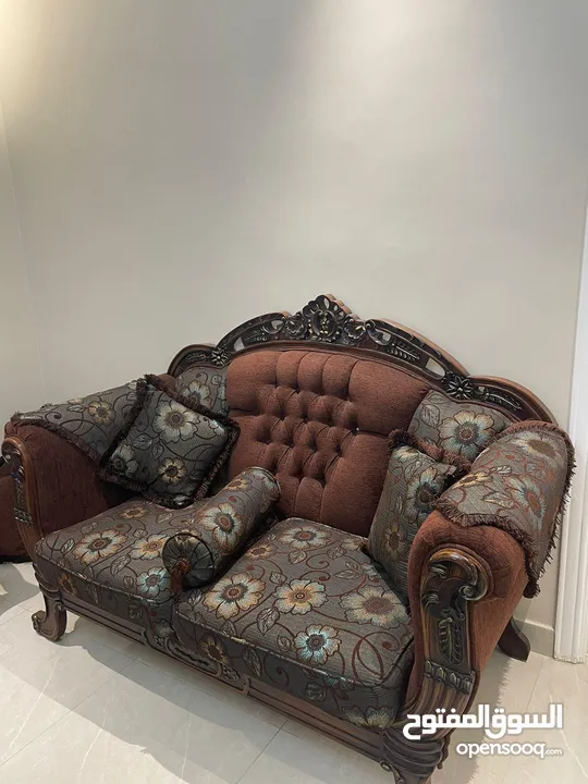 طقم كنب ضيوف شبه جديد
