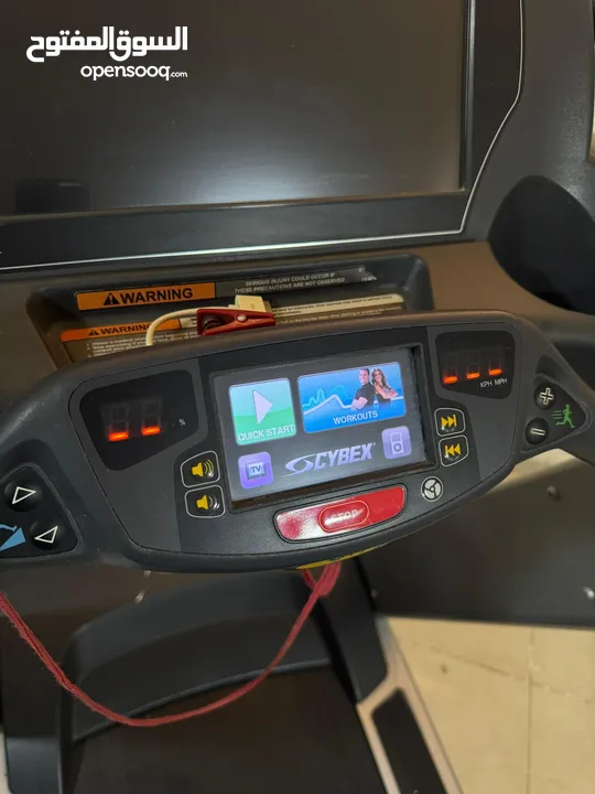 جهاز تريدميل Cybex770T شبه جديد استخدام شهرين فقط بسعر مغري