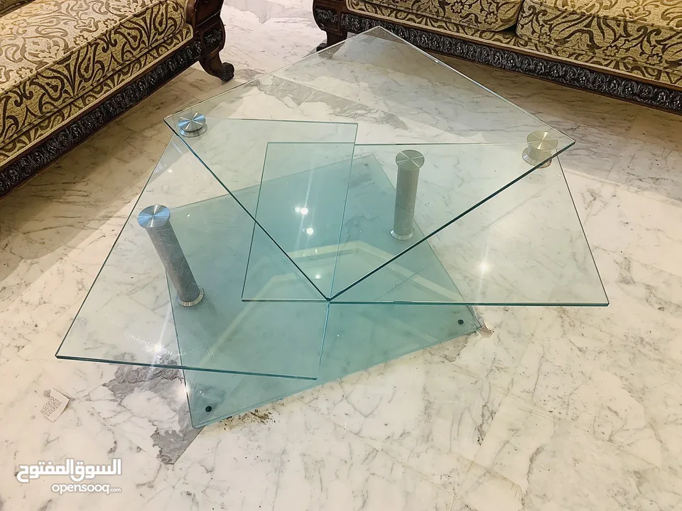 للبيع المستعجل لأعلى سعر بسبب السفر كنب 7 مقاعد / طاولة وسط سيكوريت متحركة / طاولة تلفزيون خشب