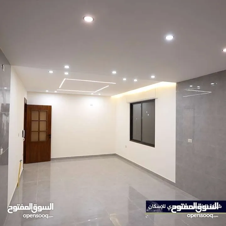 شقه طابق اول للبيع بسعر مميز بأفضل موقع في مرج الحمام