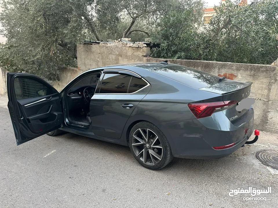 سكودا. فلللللل بدون. فتحه. بصمه ليد. جلد هوك. أناره. داخليه. بسعرررر. حرق حرق.