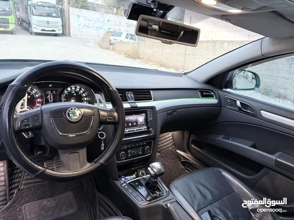 Skoda Superb 2011
