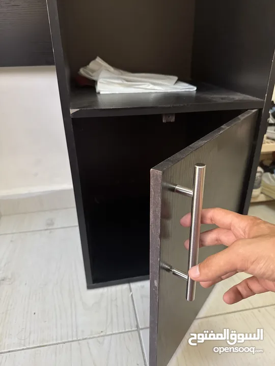 مكتب دراسي للبيع مستعمل الطاوله العرض :120cm الطول 80cm العمق 40cm الكرسي كروم ويتحمل اوزان ثقيله