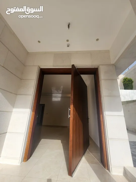 فيلا متلاصقة للبيع في عبدون - ref:14545