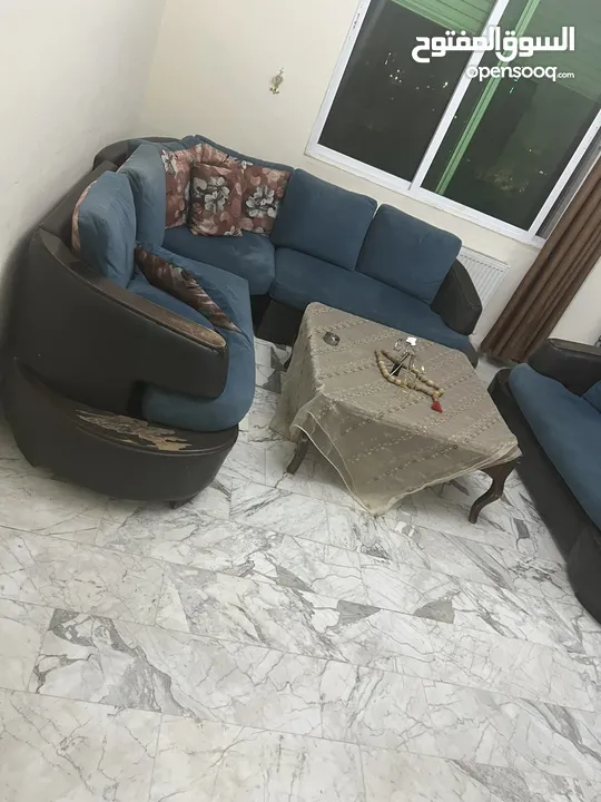 طقم كورنر بحاله جيد جدآ خشب زان ثقيل الفرش ضغط عالي تركي بدون الطاوله
