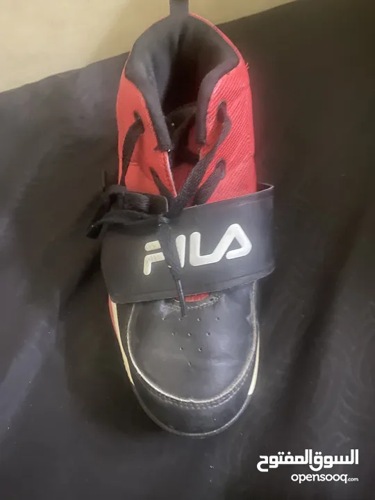 حذاء FLA مستعمل خفيف