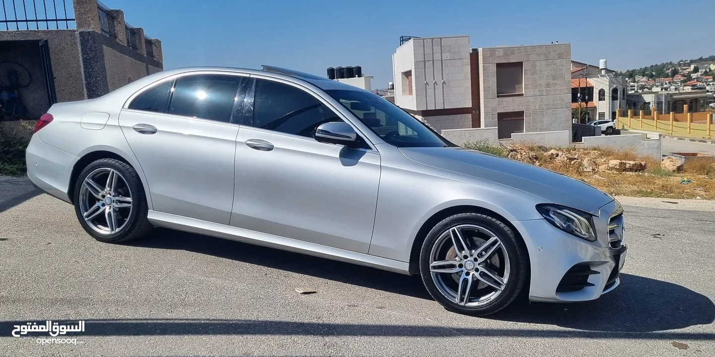 بحالة الوكالة  ++Mercedes Benz - E200 AMG - Full Option