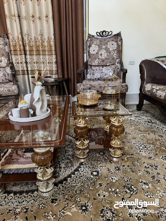 طقم طاولات وسط زجاج