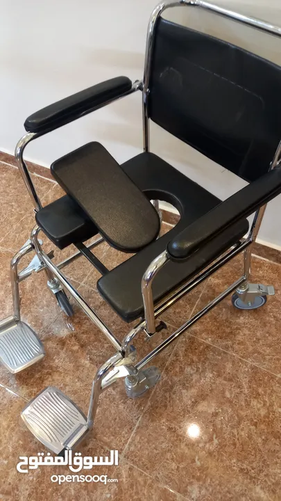 كرسي طبي مع حمام كرسي حمام wheelchair commode