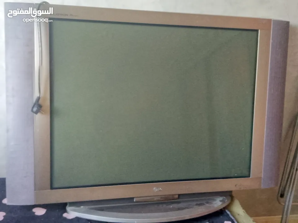 شاشه LG تب نظافه شغاله فيها خصائص كثيره
