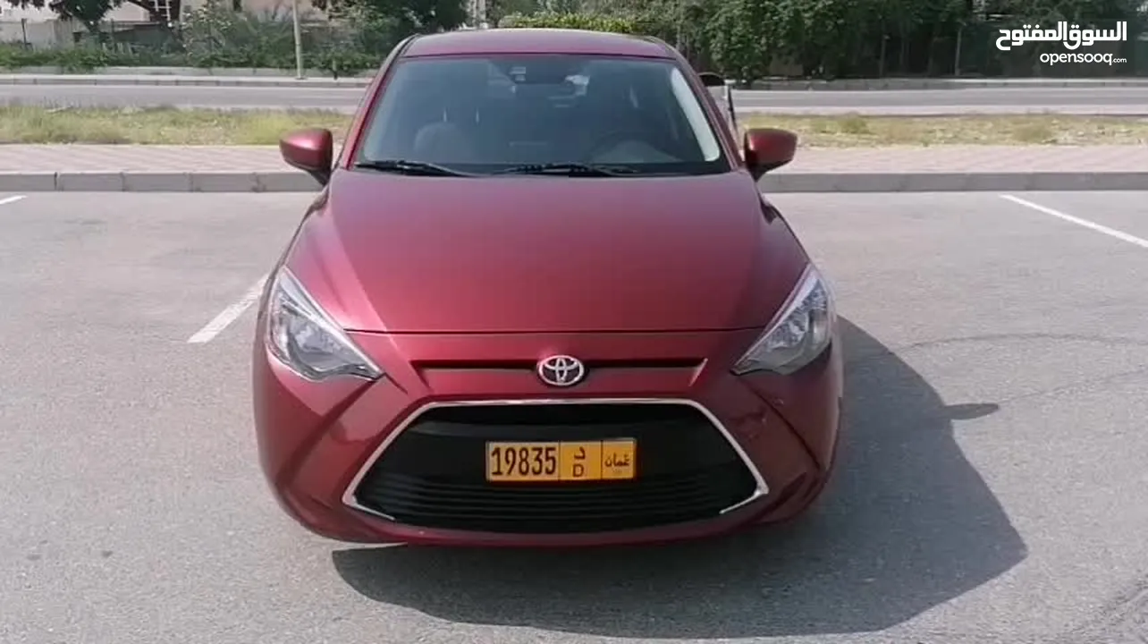 TOYOTA YARIS XLE 2019