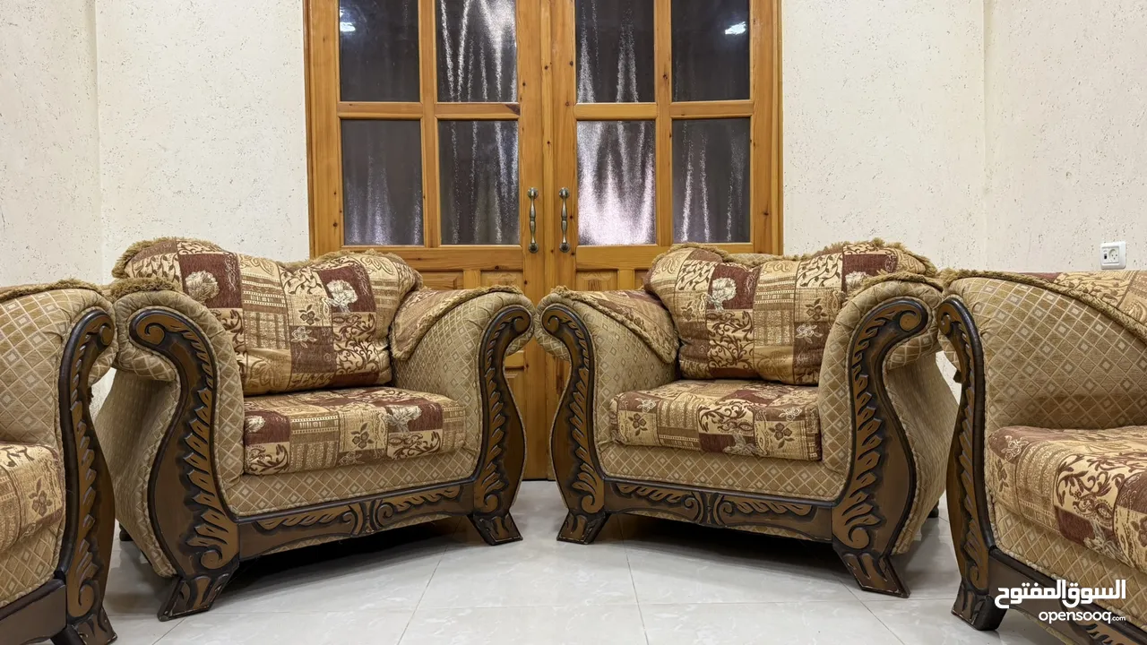 طقم كنبايات 8 مقاعد مستعمل بحالة جيدة جدا