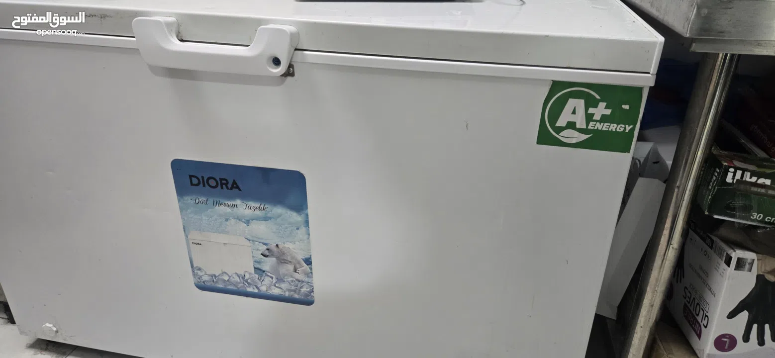 عدة كاملة مطعم بيتزا شبه جديدة