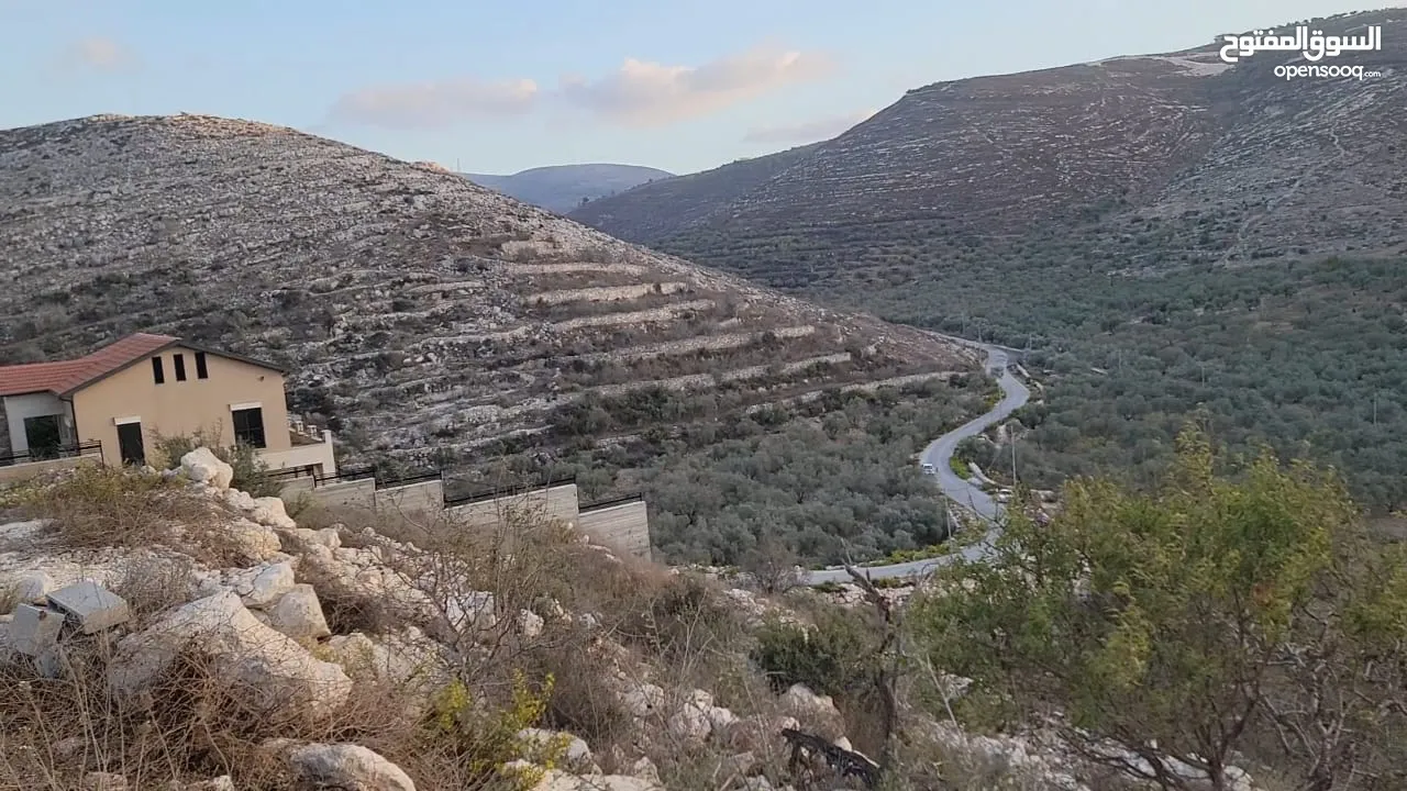متوفر نمر اراضي في عصيرة الشمالية بموقع مميز بجانب مشروع حي الجبل للبيع على الكاش او بالتقسيط