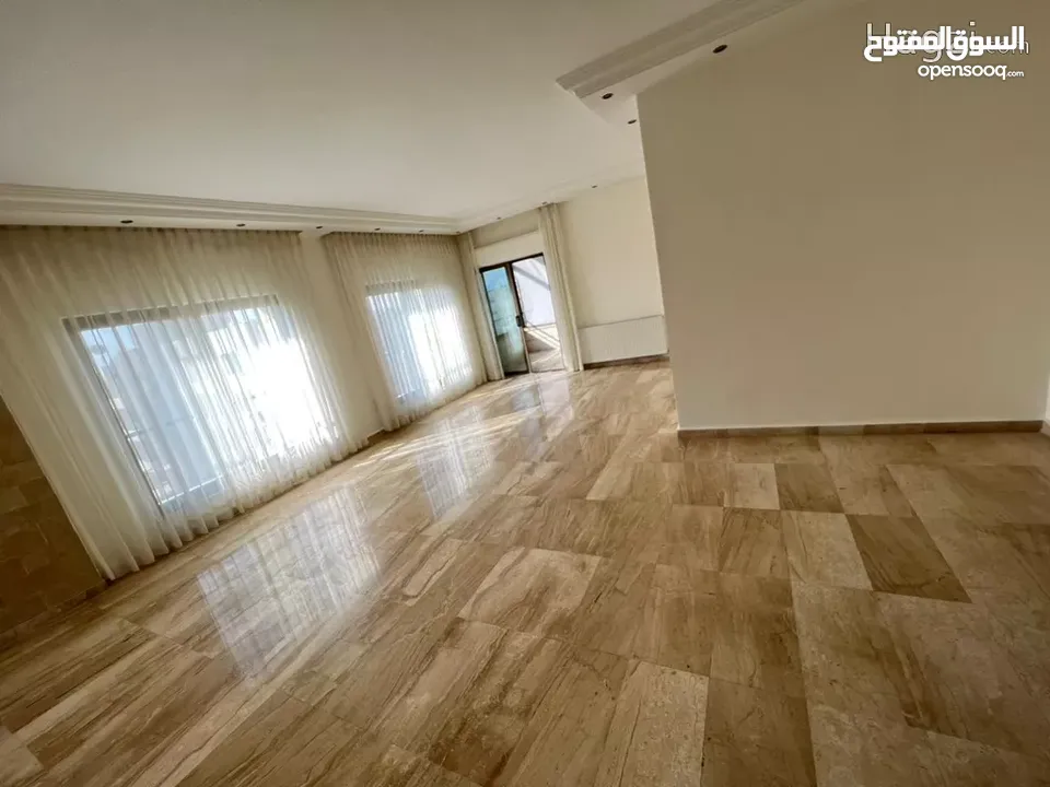 شقه فاخره مميزه طابق ثالث مع روف،في اجمل،مناطق عبدون الشمالي للبيع  ( Property ID : 30720 )