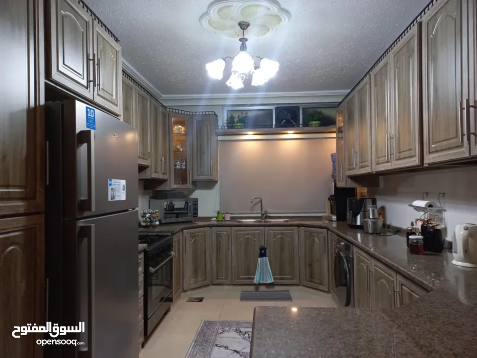 مطابخ الامنيوم بأرقى التصاميم والفنون أبواب الامنيوم مناخل تركيب صيانه اباجورات كهربا وعادي  شبابيك