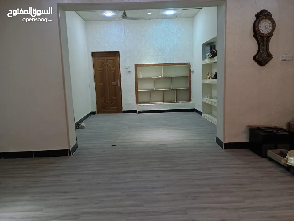 بيت تجاري سكني للإيجار في الساعي