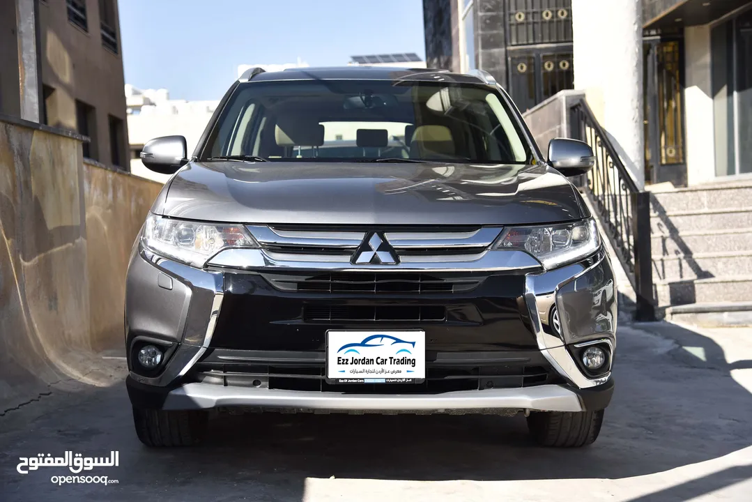 ميتسوبيشي اوتلاندر بحالة الوكالة Mitsubishi Outlander 4WD 7 Seats 2016