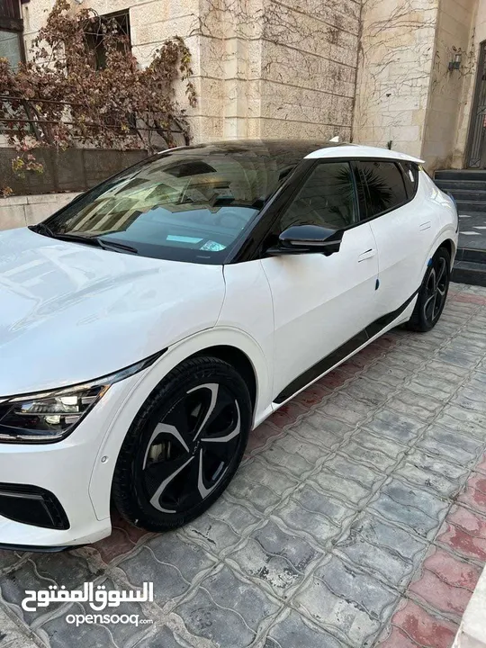 kia ev6 gt-line 2023 للبيع كاش قابل للتفاوض فحصها فل تحت الكفاله من الشركه
