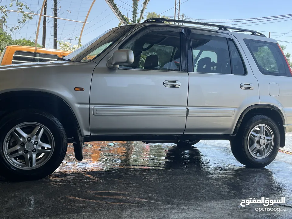 هوندا جيب CRV موديل 1998 اوتوماتيك // فحص 4 جيد  // ماتور 2000 // رقم مميز  // دفع رباعي