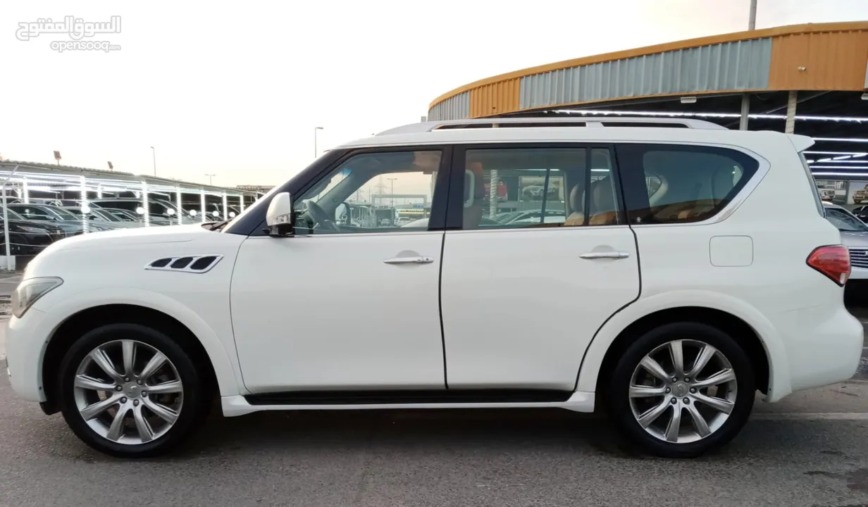 Infiniti QX56 V8 5.6L Full Option Model 2011