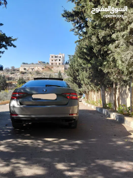 سكودا سوبيرب 4/4 280 حصان بانوراما اقتصادي جدا نضام الاستطفاف الذاتي 4 وضعيا قياده ممري كراسي صاروخ