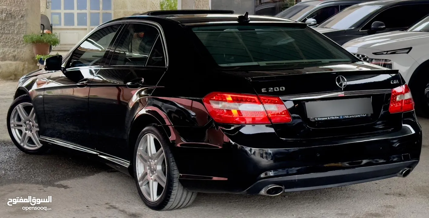 مرسيدس E200 بحاله الوكاله AMG Kit