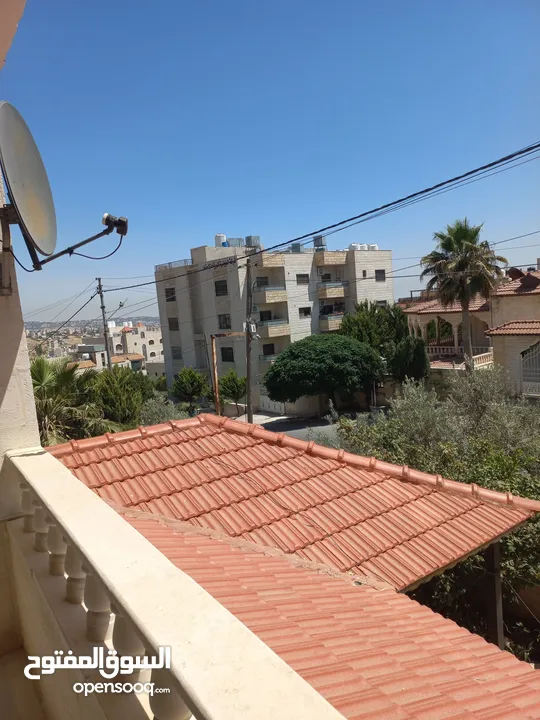 شقة مميزة للبيع السلط البحيرة بالقرب من الدفاع المدني