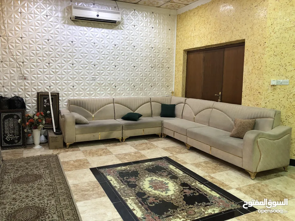 دار للبيع في حي المهندسين 300 متر