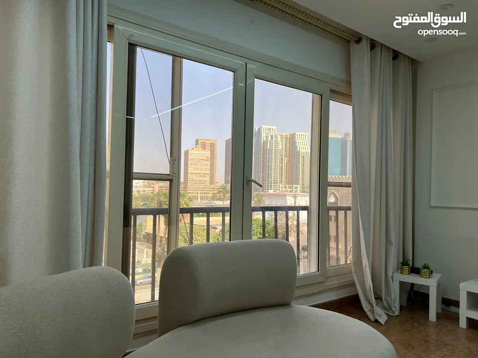 شقة فندقية بالزمالك إطلالة جزئية على النيل لسة جديدة اول سكن 3 نوم 2 حمام للايجار اليومي و الشهري