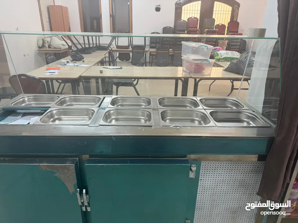 ثلاجة ومستلزمات مطعم