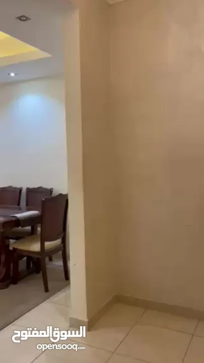 شقة مفروشة في أم السماق للبيع بداعي السفر وبسعر لقطة