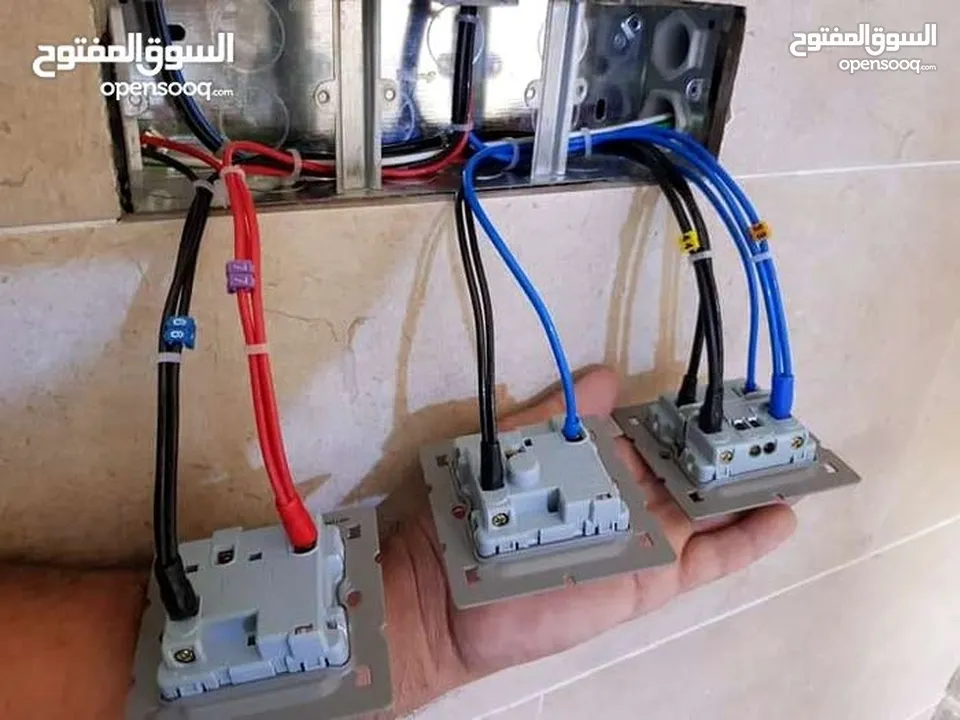كهربجي محترف متنقل خدمه 24 ساعه فنان و دقيق  electrical Installation specialist and intercom