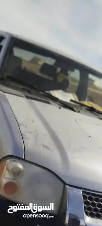 بكم نيسان الشبح لون سلفر ما صورته للبيع او للبدل