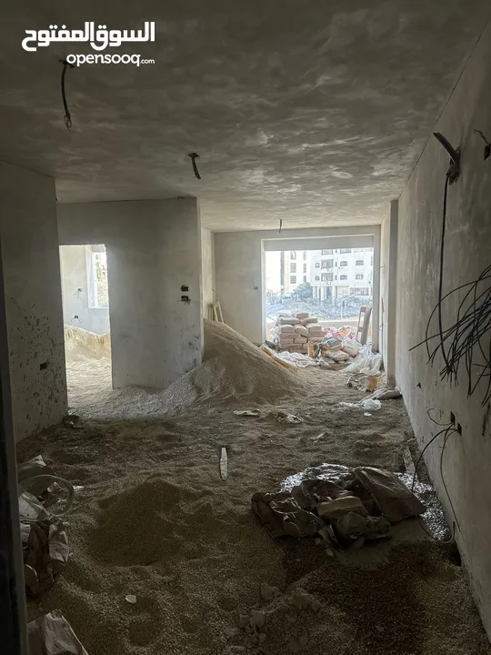 تملك شقة 93 متر تبعد 500 متر فقط عن مركز رام الله في منطقة عين مصباح