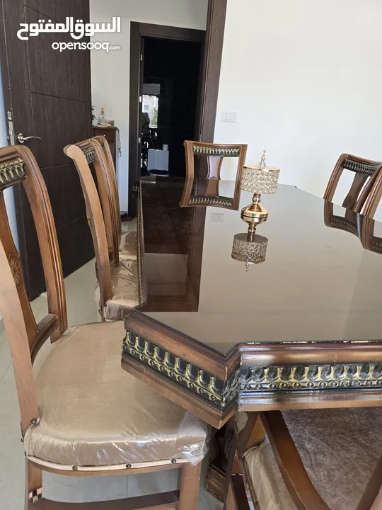طاولة سفرة بحالة الوكالة 8 كراسي