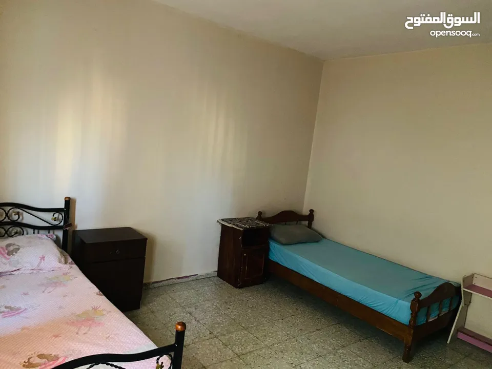 غرف للايجار في سكن للبنات