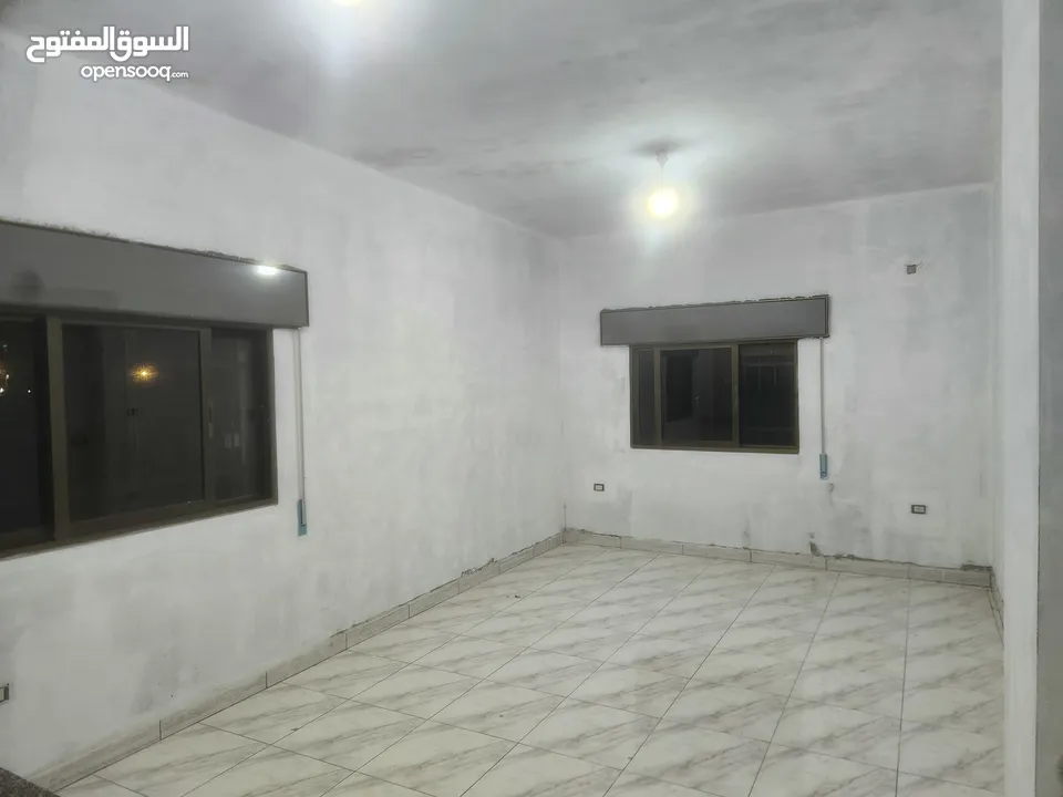 روف للايجار  في اسكان الكهرباء ابوعلندا