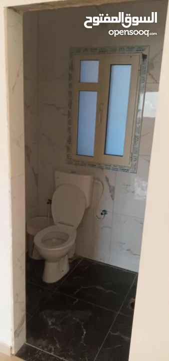 للبيع شقة مشطبة اولها شيك واخرها شيك