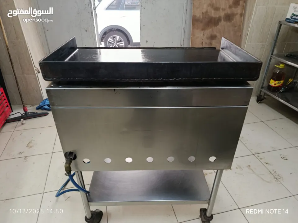 عدة مطعم للبيع