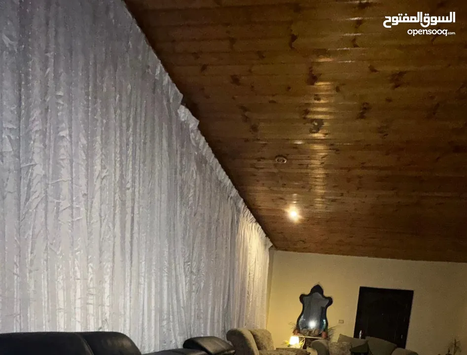 عفش بيت للبيع (مكيف،كنب، طاولة تلفزيون، طاولات وسطية، برادي، ، مغسلة،) *سعر حرق*  *الرقم بالعنوان*