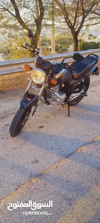 Suzuki en125