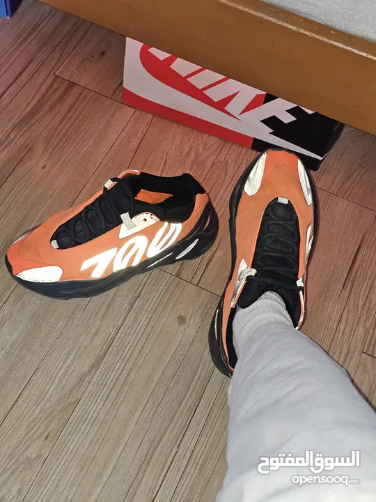 Adidas Yeezy 700 MNVN Orange Size(US):9