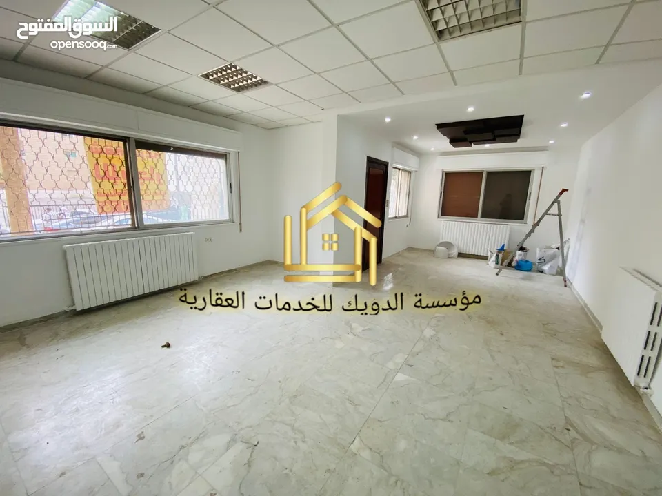 شقة مجددة بالكامل للإيجار في منطقة تلاع العلي 220م