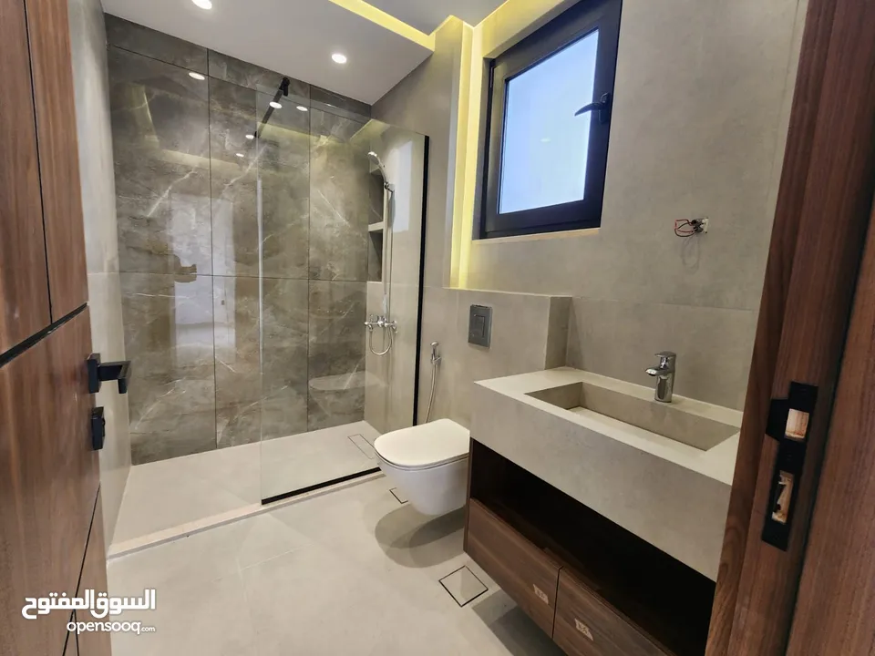 شقة فاخرة للبيع في منطقة الظهير - ref: 14486
