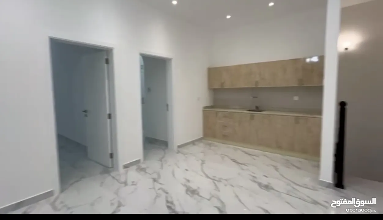 للبيع فلتين متجاورتين جدد في الرمثا الشارقة