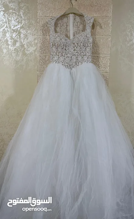 أجمل الفساتين و بدلات أعراس. و خطبة و أجمل المناسبات و بمودبلات روعة و ماركات اجنبية من لندن