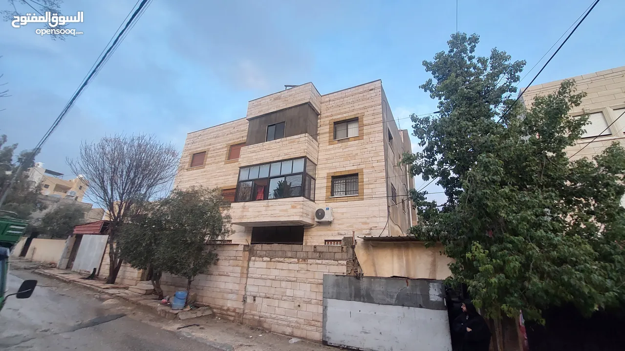 بيت مستقل للبيع جاوا  بيت عائلي تشطيب ديلوكس  سكن ج منطقة هادئه ومخدومة جميع الخدمات